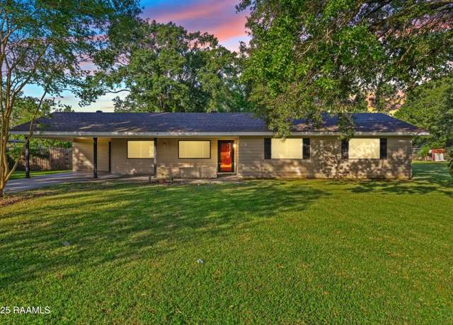 Property at 1208 S Hugh Wallis Rd, Lafayette, LA 70508, 4 beds, 2 baths