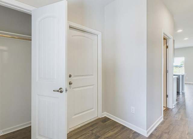Property at 307 White Pine Dr, Lafayette, LA 70501, 3 beds, 2 baths