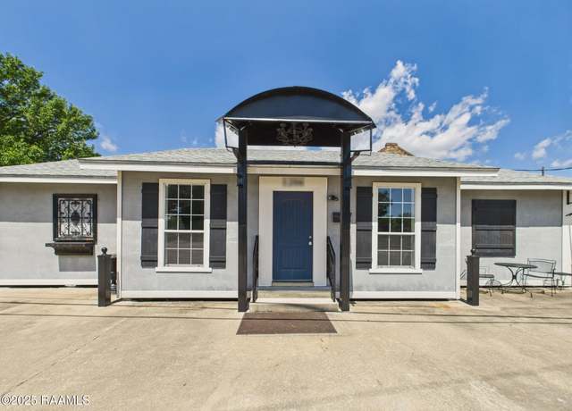 Property at 1206 Kaliste Saloom Rd, Lafayette, LA 70508, 3 beds, 2 baths