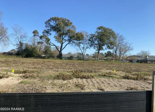 Property at 106 Leaning Oak Dr, Lafayette, LA 70508