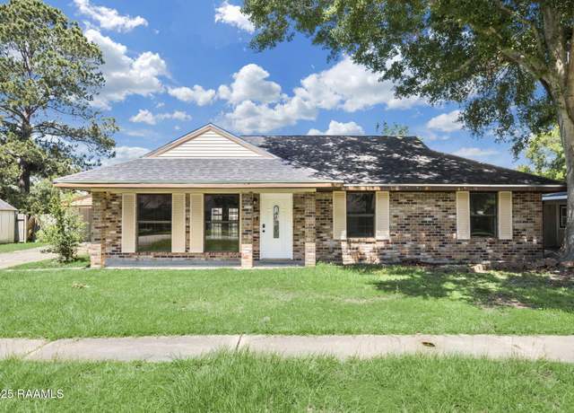 Property at 115 Trojan Pl, Lafayette, LA 70508, 3 beds, 2 baths
