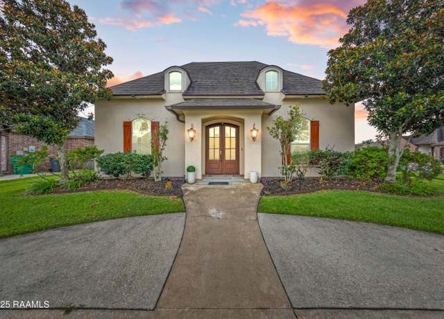 Property at 107 Marquee Dr, Broussard, LA 70518, 3 beds, 2 baths