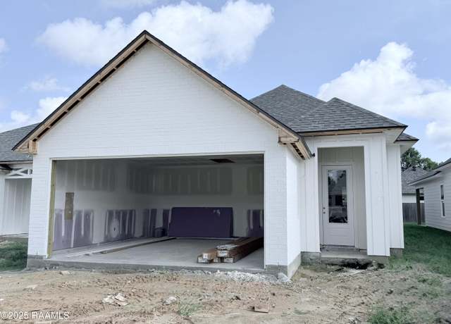 Property at 217 Berchman Oaks Dr, Lafayette, LA 70506, 3 beds, 2 baths