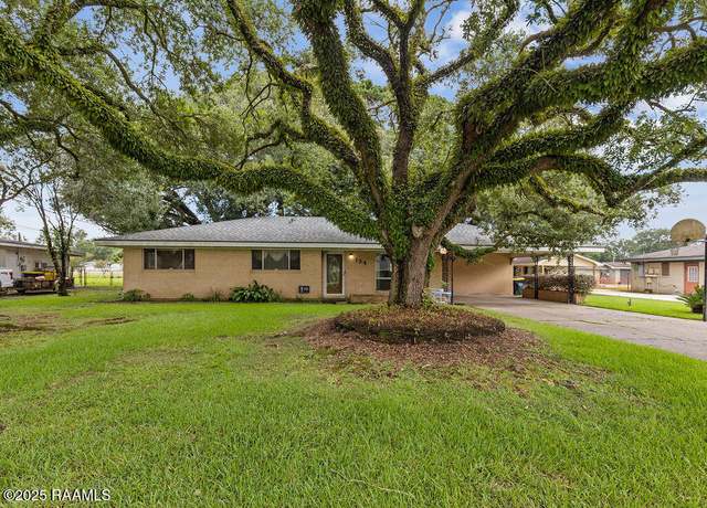 Property at 134 Saint Pierre Blvd, Carencro, LA 70520, 3 beds, 2 baths