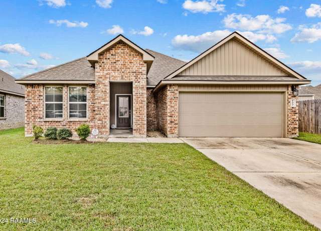 Property at 100 Whirlaway Dr, Lafayette, LA 70507, 3 beds, 2 baths