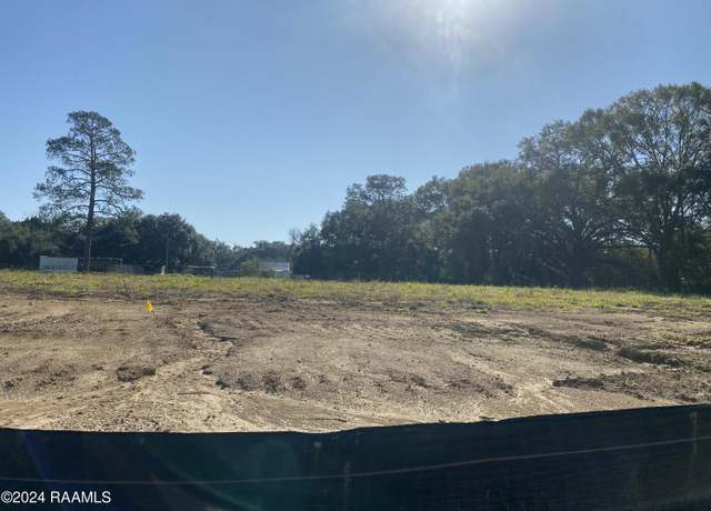 Property at 107 Birch Hill Dr, Lafayette, LA 70508