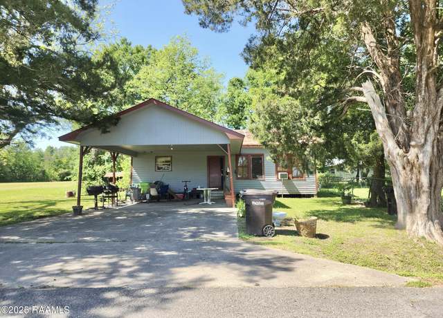 Property at 438 Alexander St, Breaux Bridge, LA 70517, 2 beds, 1 bath