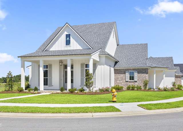 Property at 100 Sugar Cane Palm Cir, Broussard, LA 70518, 4 beds, 3 baths