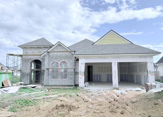 Property at 102 Irving Ave, Lafayette, LA 70506, 3 beds, 2 baths
