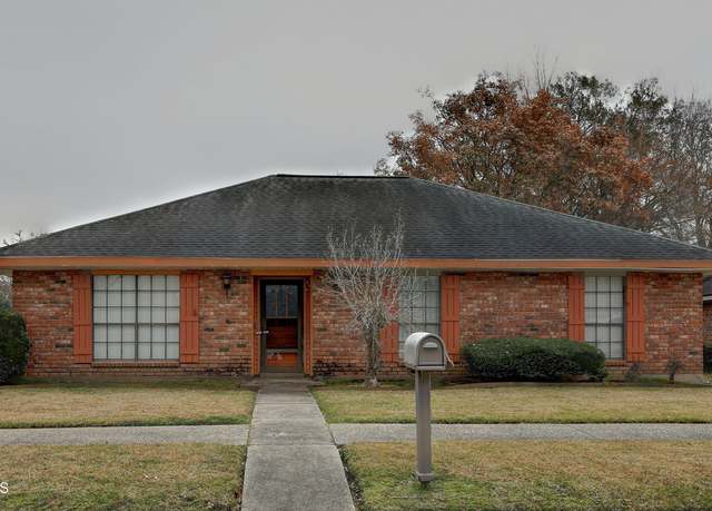 Property at 106 Pigeon Loop, Lafayette, LA 70508, 3 beds, 2 baths