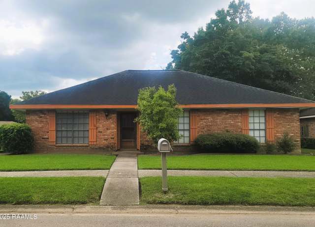 Property at 106 Pigeon Loop, Lafayette, LA 70508, 3 beds, 2 baths