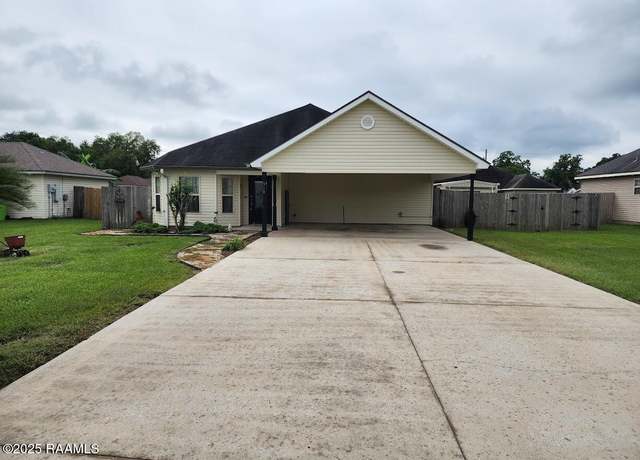 Property at 918 Lillian Michel Dr, Breaux Bridge, LA 70517, 3 beds, 2 baths