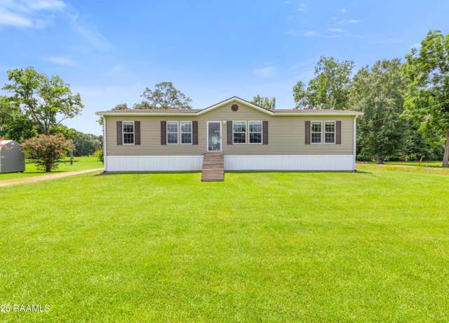 Property at 825 Ombrage Rd, Carencro, LA 70520, 4 beds, 2 baths