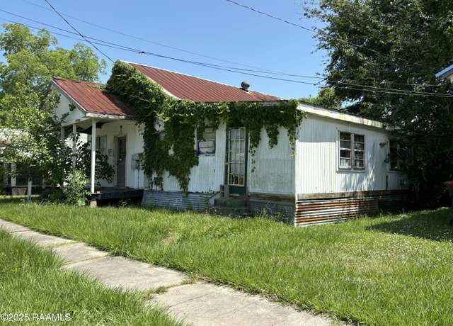 Property at 210 Hobson St, Lafayette, LA 70501, 3 beds, 1 bath