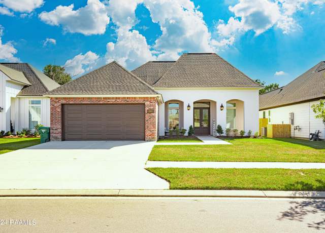 Property at 204 Treescape Dr, Lafayette, LA 70508, 3 beds, 2.5 baths