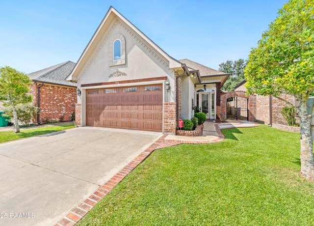 Property at 125 Kellogg Ave, Lafayette, LA 70506, 3 beds, 2 baths
