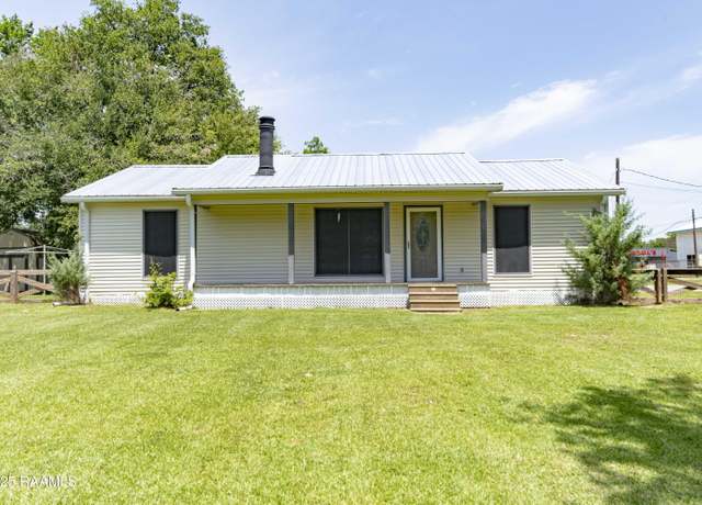 Property at 1003 Broussard St, Parks, LA 70582, 3 beds, 2 baths