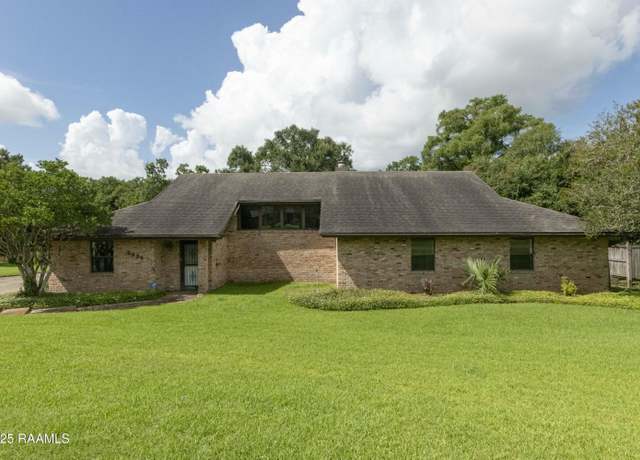 Property at 3936 Bayou Blvd, New Iberia, LA 70563, 3 beds, 3 baths