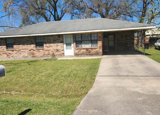 Property at 302 Auburn Dr, Carencro, LA 70520, 3 beds, 1 bath