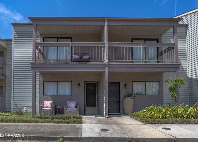 Property at 110 W Bayou Pkwy #804, Lafayette, LA 70503, 2 beds, 2.5 baths