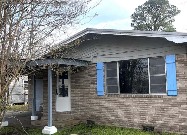 Property at 1218 Clover St, Abbeville, LA 70510, 3 beds, 2 baths