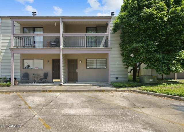 Property at 110 W Bayou Pkwy #401, Lafayette, LA 70503, 2 beds, 2.5 baths