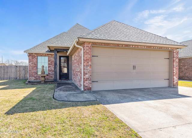 Property at 114 Cedar Mound Ln, Youngsville, LA 70592, 3 beds, 2 baths