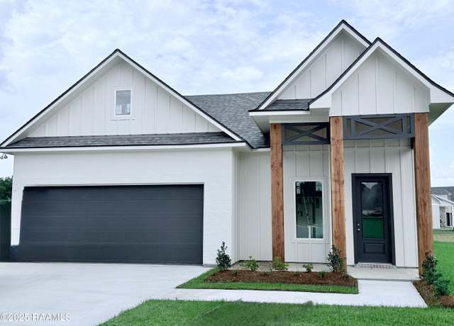 Property at 104 Irving Ave, Lafayette, LA 70506, 3 beds, 2 baths