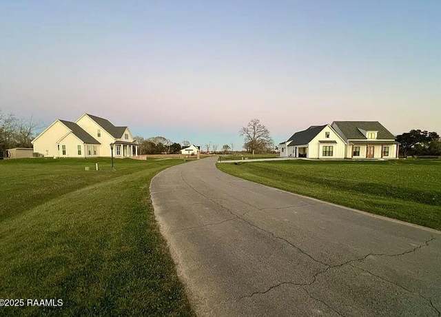 Property at 5302 Belvedere East Dr, Youngsville, LA 70592