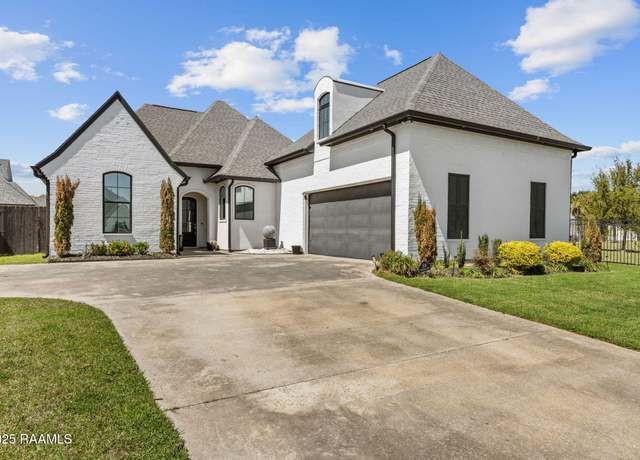Property at 208 Woodstone Dr, Lafayette, LA 70508, 4 beds, 3 baths