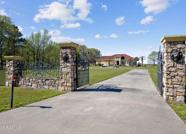 Property at 1534 Tiger Ln, Eunice, LA 70535, 4 beds, 4.5 baths