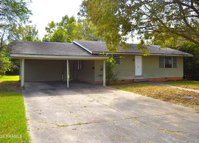 Property at 409 W Tennis St, Opelousas, LA 70570, 2 beds, 1 bath