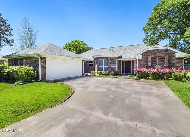 Property at 115 Edinburgh Cir, Lafayette, LA 70508, 3 beds, 2 baths