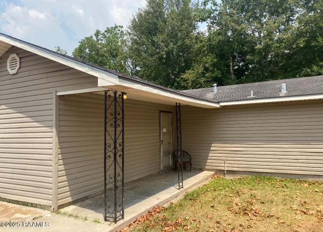 Property at 130 Jeansonne St, Eunice, LA 70535, 3 beds, 1 bath