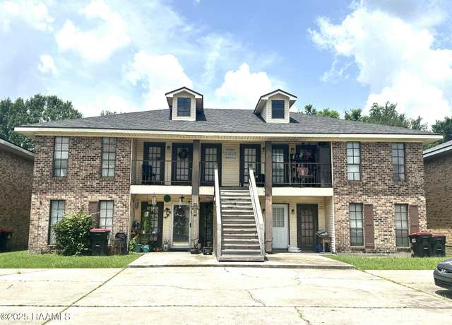 Property at 206 Cantal Dr, Lafayette, LA 70507, 8 beds, 4 baths
