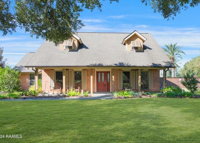Property at 415 Kyle Landry Rd, New Iberia, LA 70563, 3 beds, 2.5 baths