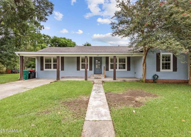 Property at 215 S Audubon Blvd, Lafayette, LA 70503, 4 beds, 3 baths