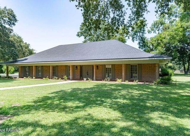 Property at 210 Mitze Dr, Lafayette, LA 70507, 5 beds, 4 baths