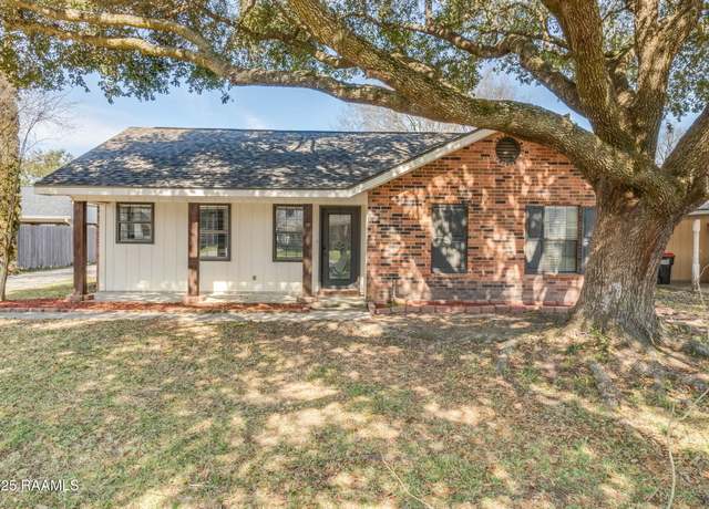 Property at 119 Briar Green Dr, Youngsville, LA 70592, 2 beds, 2 baths