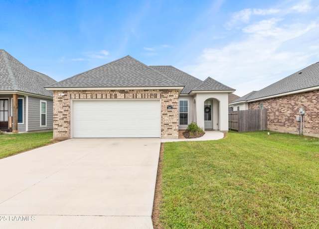 Property at 209 Adry Ln, Youngsville, LA 70592, 3 beds, 2 baths