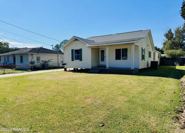 Property at 205 Gauraud St, Abbeville, LA 70510, 3 beds, 2 baths