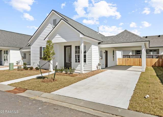 Property at 105 Fleet Way, Broussard, LA 70518, 3 beds, 2 baths