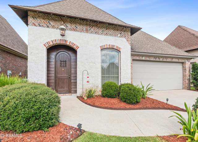 Property at 209 Fairwood Dr, Broussard, LA 70518, 3 beds, 2 baths