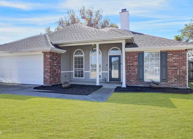 Property at 113 Savignon Cir, Broussard, LA 70518, 3 beds, 2 baths