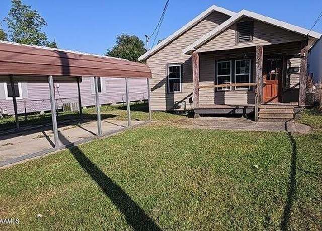 Property at 1353 Weeks St, New Iberia, LA 70560, 3 beds, 2 baths