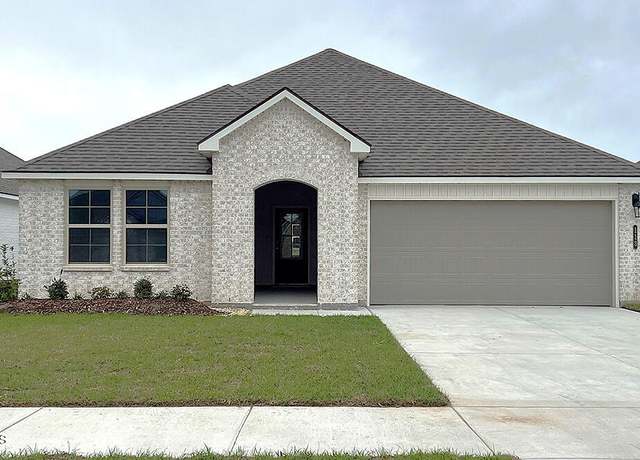 Property at 113 Lake Ridge Dr, Broussard, LA 70518, 4 beds, 2 baths