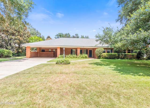 Property at 106 Girard Woods Dr, Lafayette, LA 70503, 4 beds, 2.5 baths