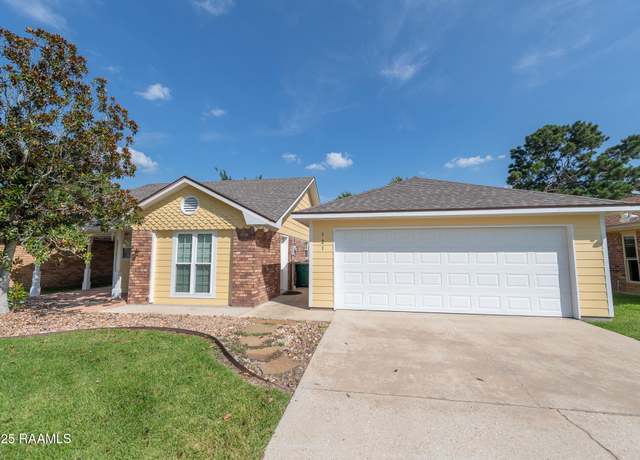 Property at 121 Sandest Dr, Lafayette, LA 70508, 3 beds, 2 baths