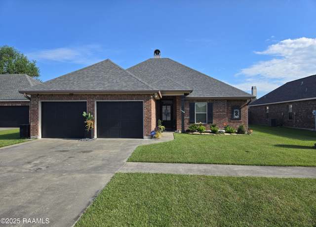 Property at 102 Island Nest Cv, Carencro, LA 70520, 3 beds, 2 baths