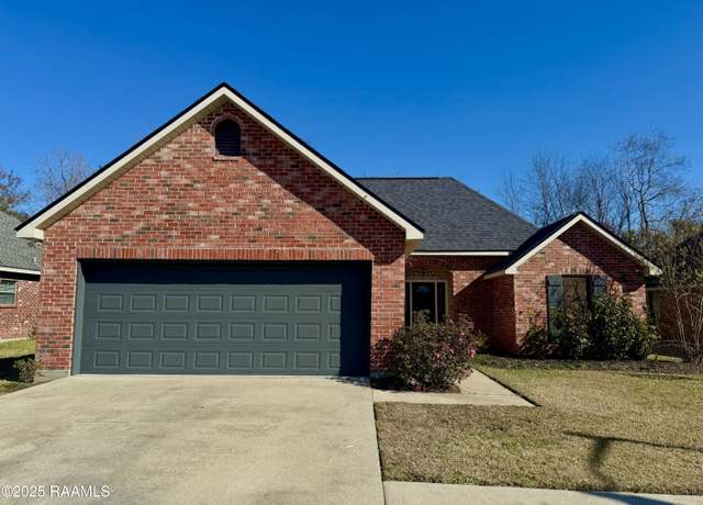 Property at 402 Pelican Ridge Cv, Carencro, LA 70520, 3 beds, 2 baths